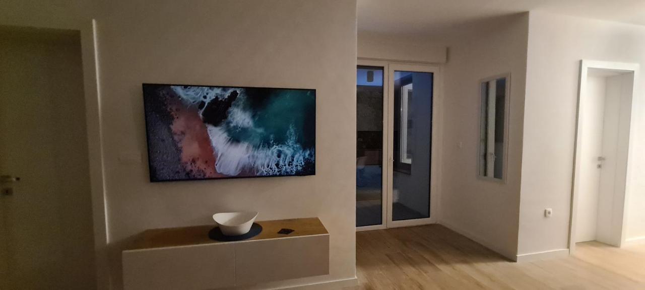 Apartman Marcelina 1 With Private Pool 特罗吉尔 外观 照片