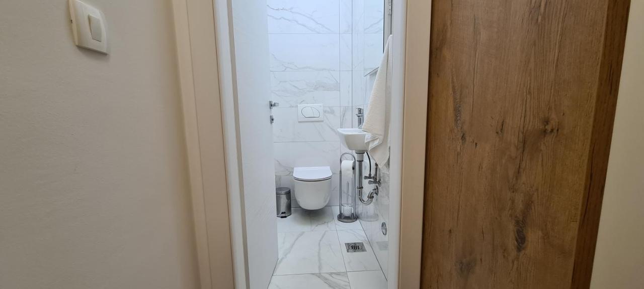 Apartman Marcelina 1 With Private Pool 特罗吉尔 外观 照片