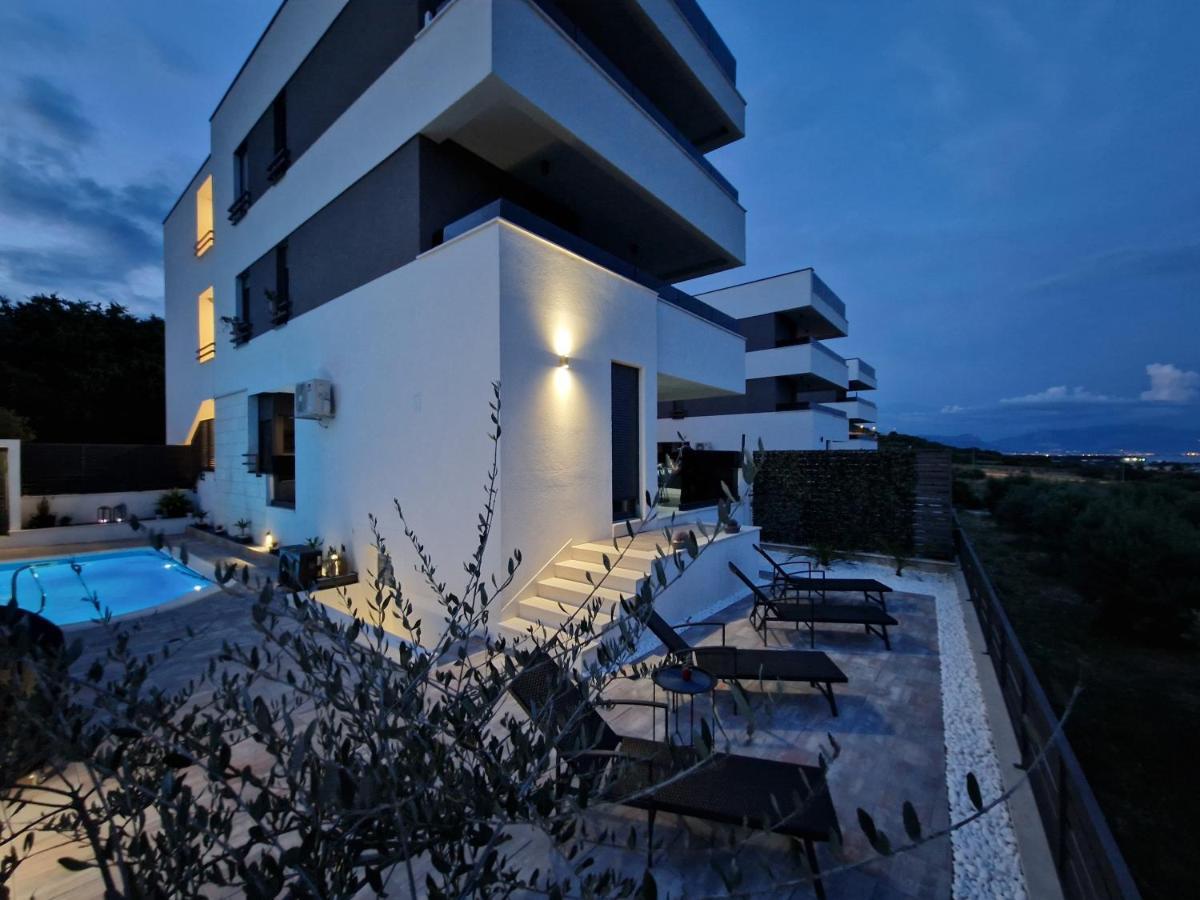 Apartman Marcelina 1 With Private Pool 特罗吉尔 外观 照片